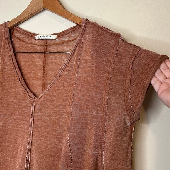 We The Free Sammie Tee V-Neck Flowy in Washed Brown - Picture 3 of 6